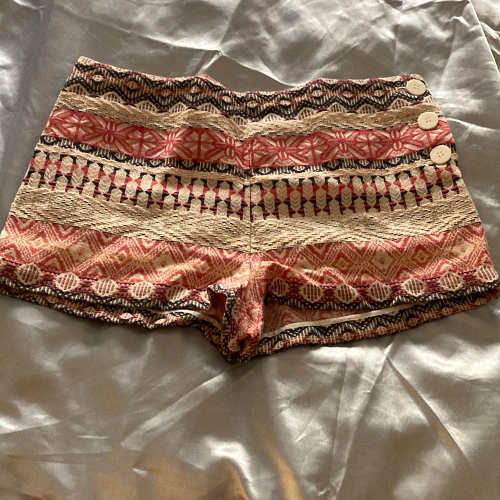 High waist patterned shorts